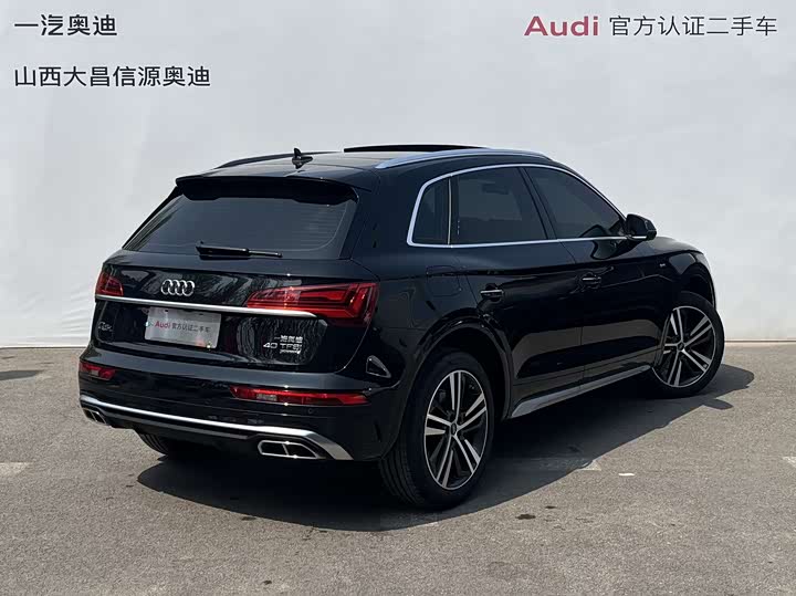 Audi Q5L 2022 40 T — фото 3