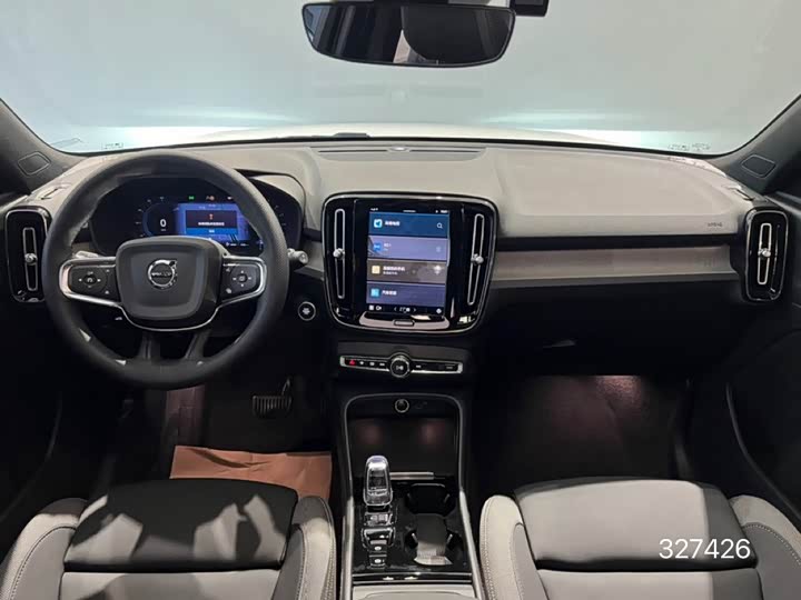 Volvo XC40 2023 B 3 — фото 4