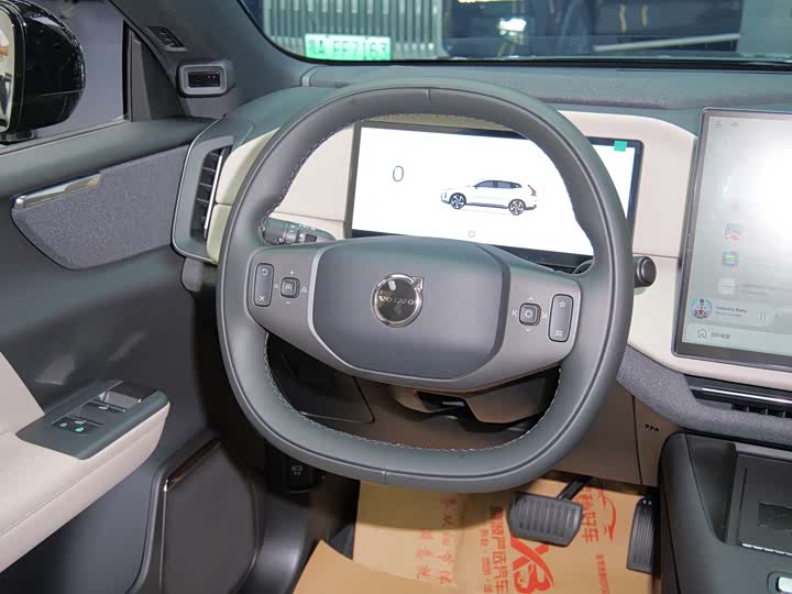 Volvo XC70 Hybrid 2026 2 WD Core — фото 8