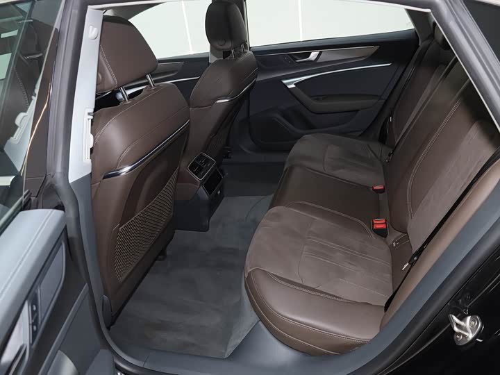 Audi A7L 2024 45 TFSI S-line — фото 11