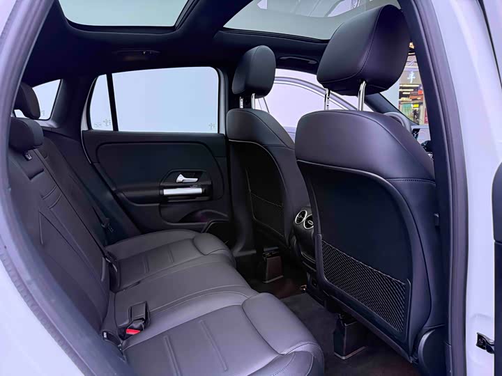Mercedes-Benz GLA 2023 GLA 220 — фото 11