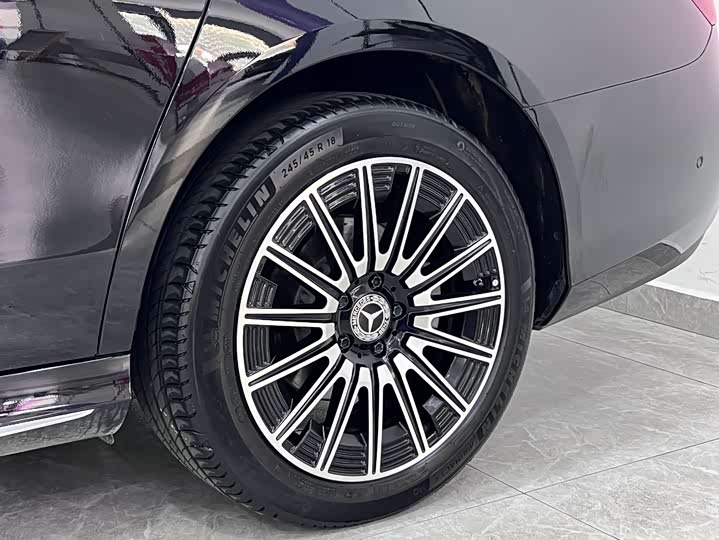 Mercedes-Benz E-Class 2023 E 260 L Sport — фото 23