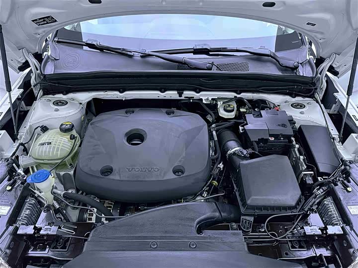 Volvo XC40 2022 T 4 WD — фото 20