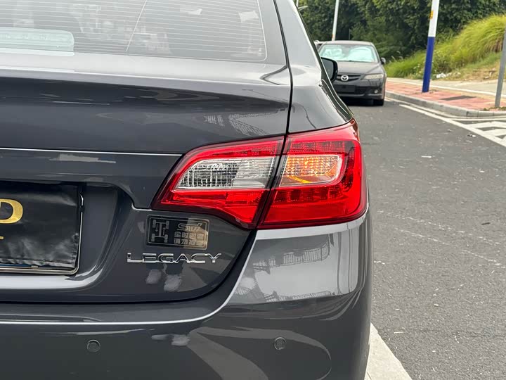 Subaru Legacy — фото 30