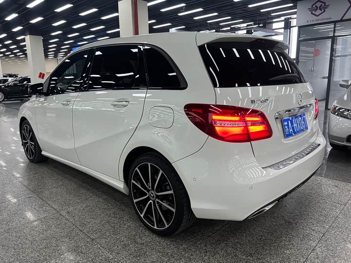 Mercedes-Benz B-Class 2017 B 200 Luxury — фото 17