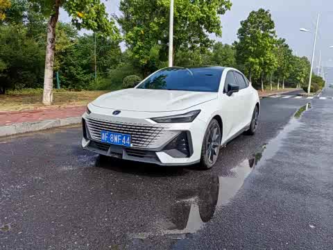 Changan UNI-V 2022 1.5 T Premium — фото 10