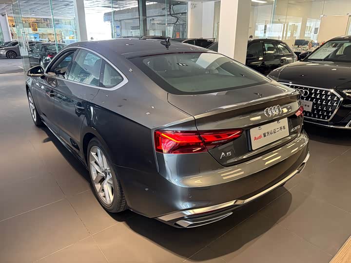 Audi A5 2024 Sportback 40 TFSI — фото 4