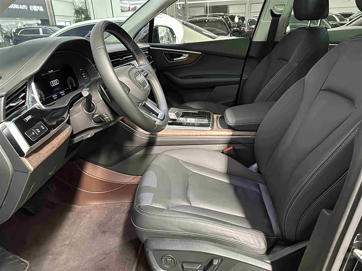Audi Q7 2024 45 TFSI quattro S line — фото 15