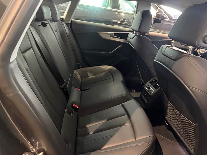 Audi A5 2024 Sportback 40 TFSI — фото 7