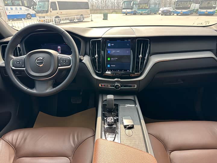 Volvo XC60 2022 B 5 4 WD — фото 11