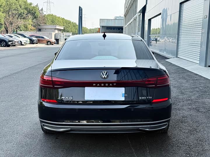 Volkswagen Passat — фото 13