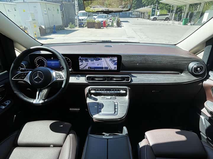 Mercedes-Benz V-Class 2024 V 300 L — фото 6