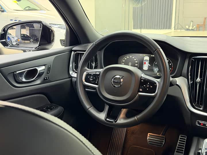 Volvo S60 2022 B 4 — фото 17