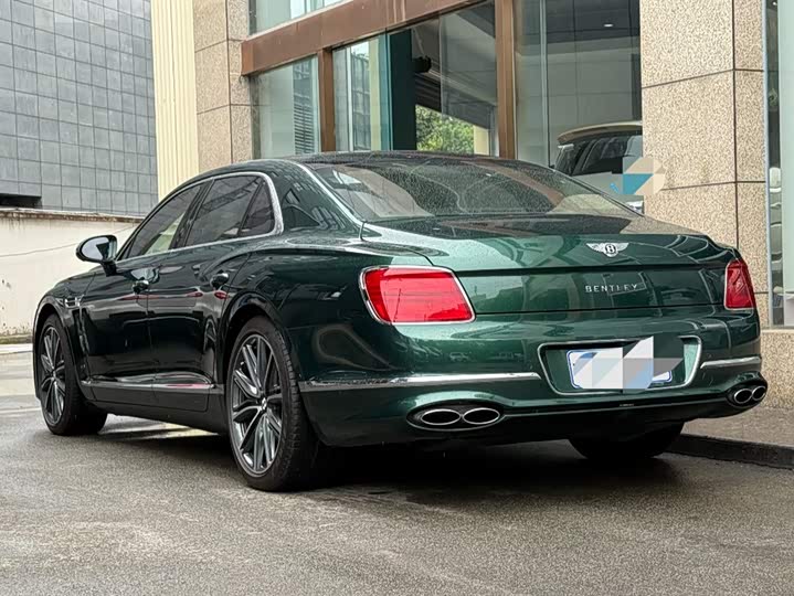 Bentley Flying Spur — фото 4