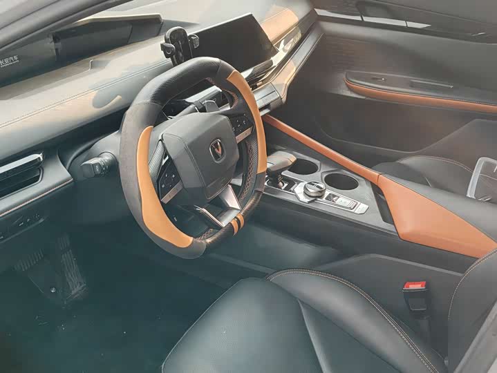 Changan UNI-V 2023 1.5 T Premium — фото 4