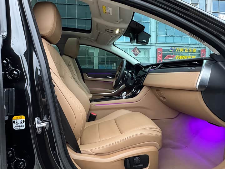 Jaguar XFL 2024 2.0 T P 250 2 WD — фото 12