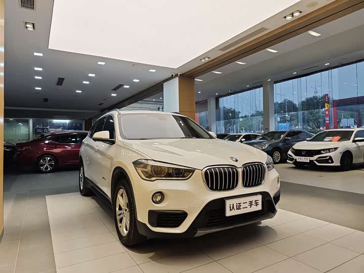BMW X1 2016 s Drive 18 Li — фото 4