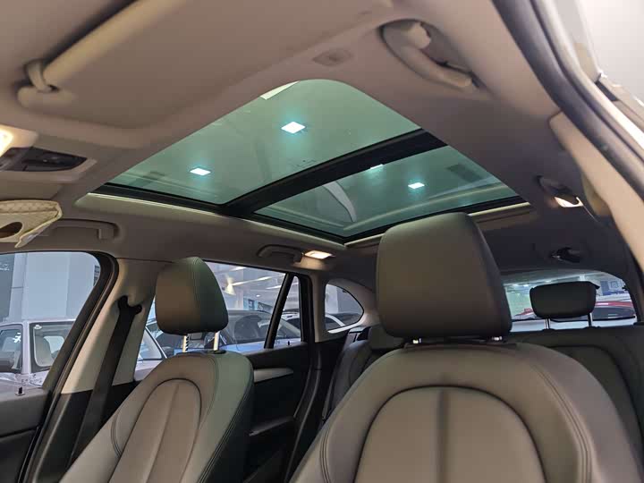 BMW X1 2016 s Drive 18 Li — фото 12