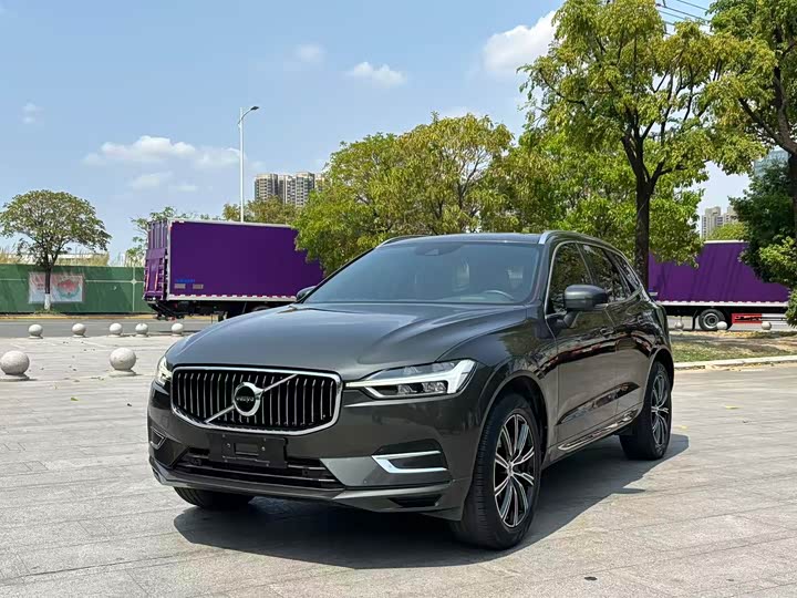 Volvo XC60 2021 T 5 4 WD — фото 1