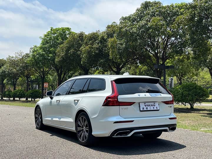 Volvo V60 2020 T 5 — фото 13