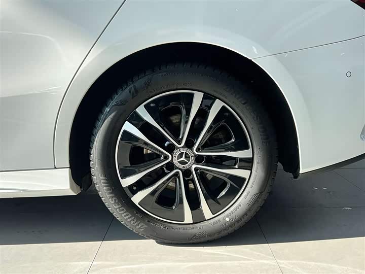 Mercedes-Benz A-Class 2023 A 200 L — фото 11