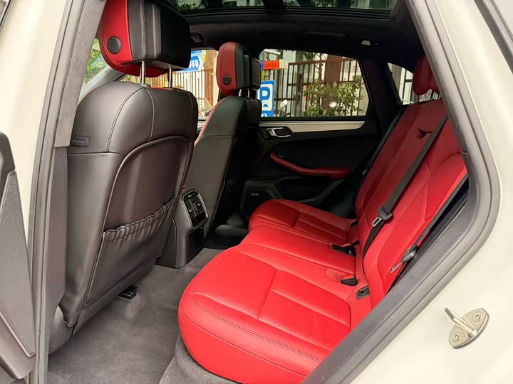 Porsche Macan 2017 Macan Turbo 3.6 T — фото 7