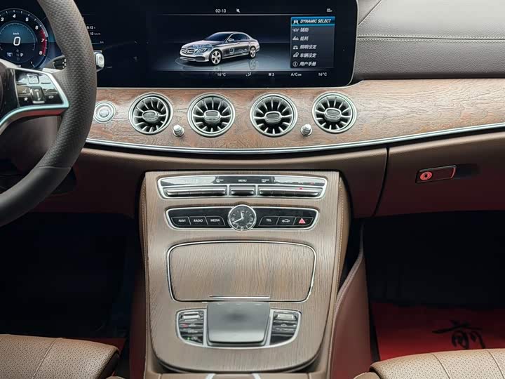 Mercedes-Benz E-Class 2016 E 200 L — фото 7