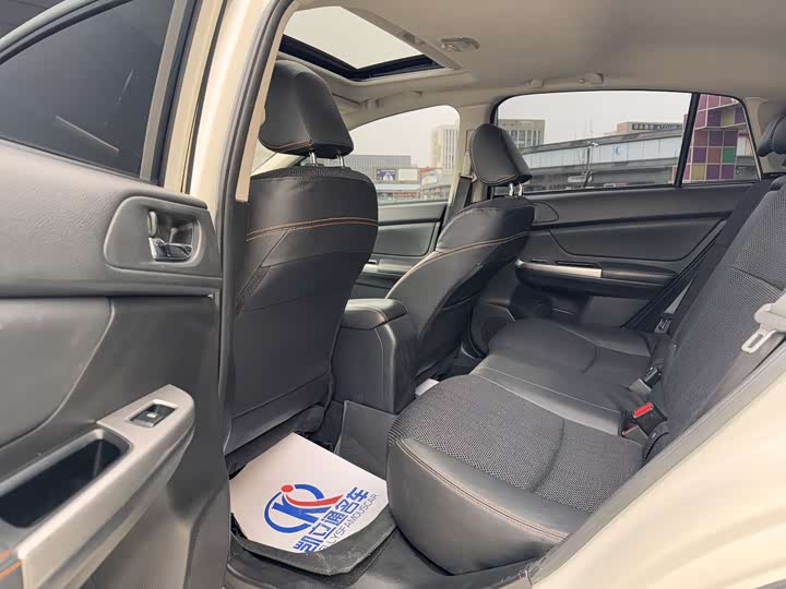 Subaru XV 2015 2.0i — фото 8