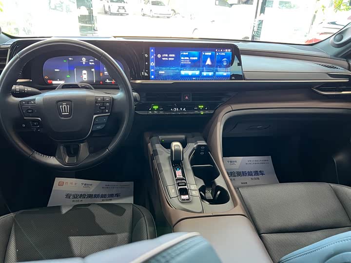 Toyota Sport 2023 2.5 L Sport Cross HEV 2 WD — фото 10