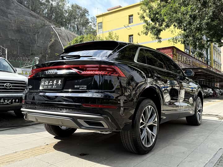 Audi Q8 2022 55 TFSI — фото 5