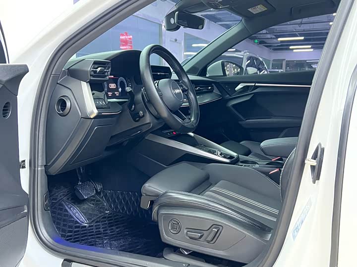 Audi A3 2023 A 3 L Limousine 35 TFSI Sport — фото 7