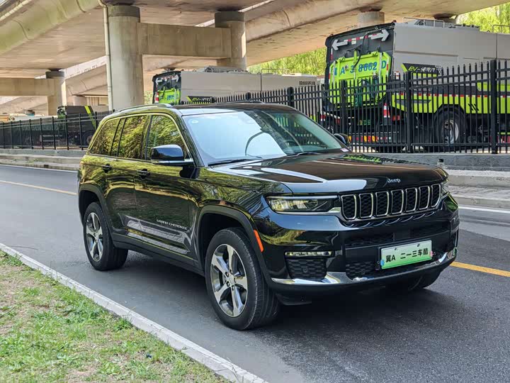 Jeep Grand Cherokee 4xe — фото 3