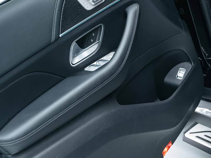 Mercedes-Benz GLS 2018 GLS 500 4 MATIC — фото 15