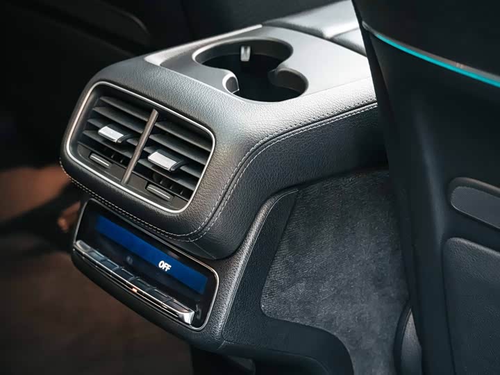Mercedes-Benz GLS 2018 GLS 500 4 MATIC — фото 19