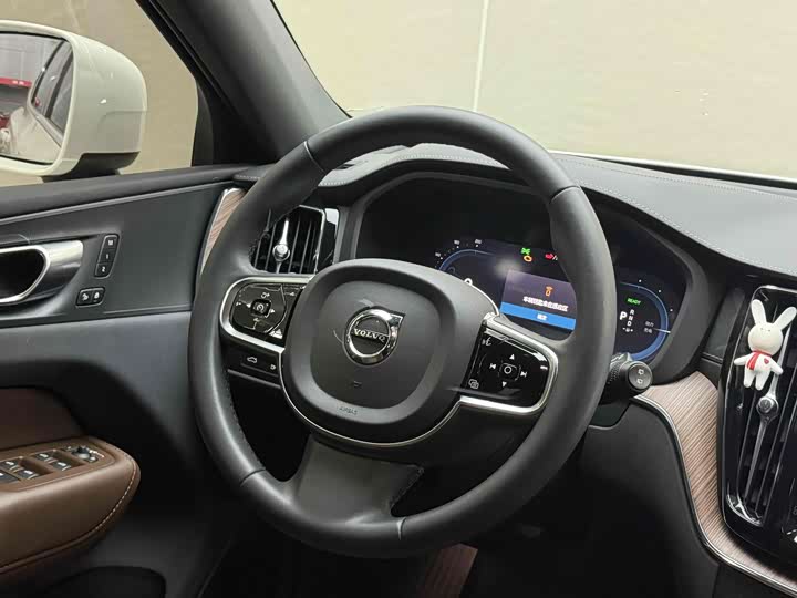 Volvo XC60 Hybrid 2024 T 8 PHEV 4 WD — фото 28