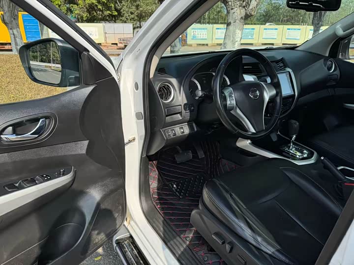 Nissan Navara — фото 14