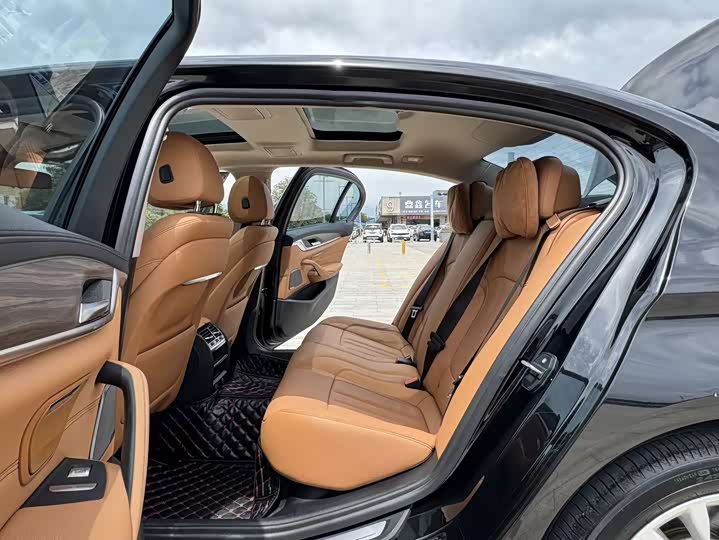 BMW 5-Series 2019 530 Li Leading — фото 19
