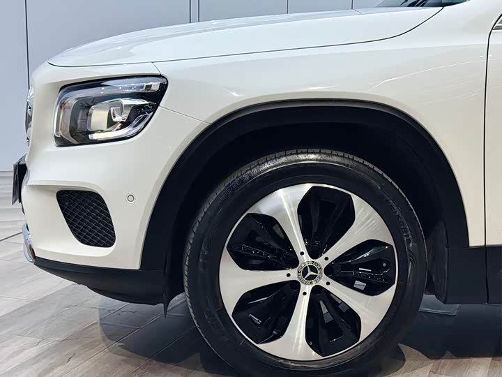 Mercedes-Benz GLB 2021 GLB 200 — фото 28