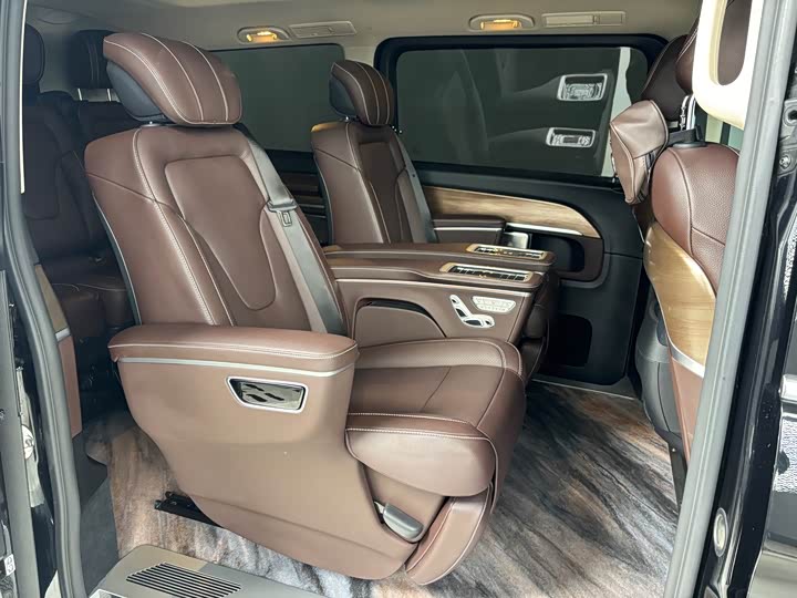 Mercedes-Benz V-Class 2022 V 260 L — фото 6