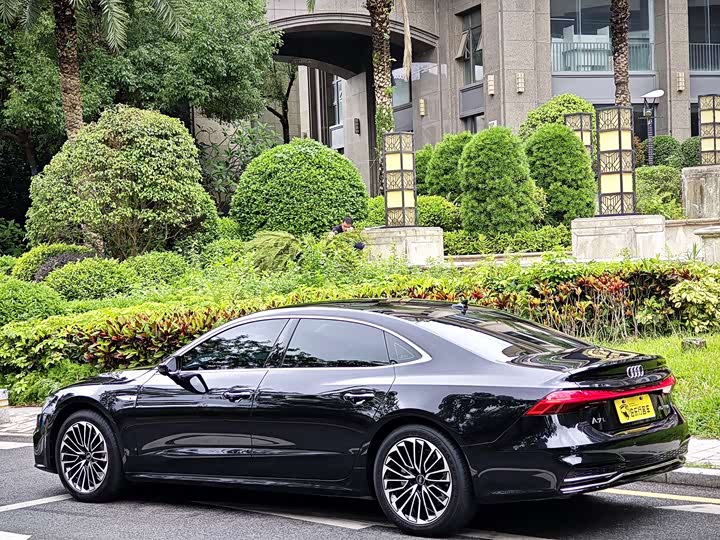 Audi A7L 2024 45 TFSI Luxury — фото 22