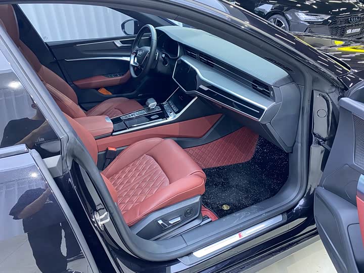 Audi A7L 2024 55 TFSI quattro — фото 10