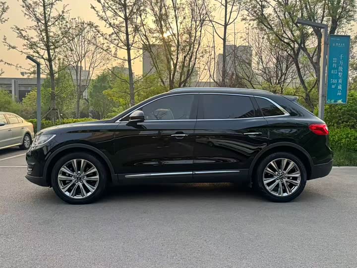 Lincoln MKX 2018 2.7 T 4 WD — фото 20