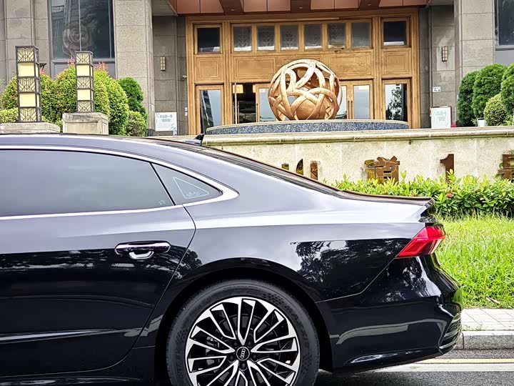 Audi A7L 2024 45 TFSI Luxury — фото 24