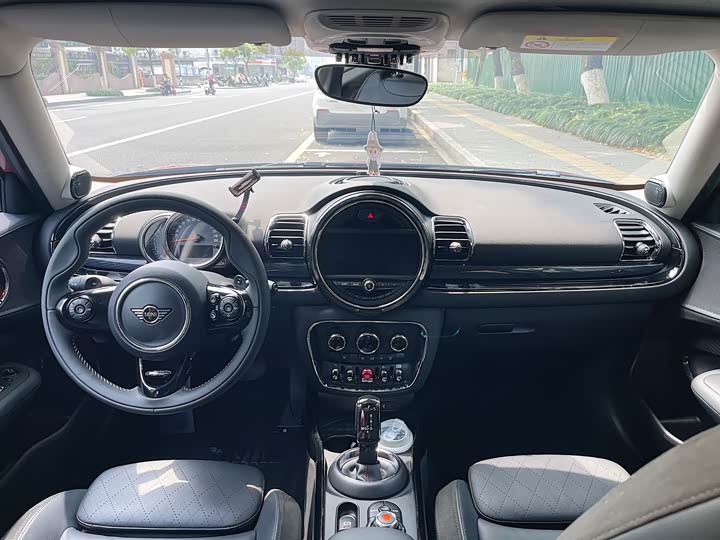 MINI Clubman — фото 6