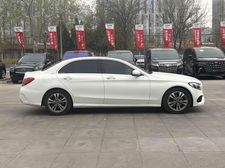 Mercedes-Benz C-Class 2018 C 200 L — фото 4