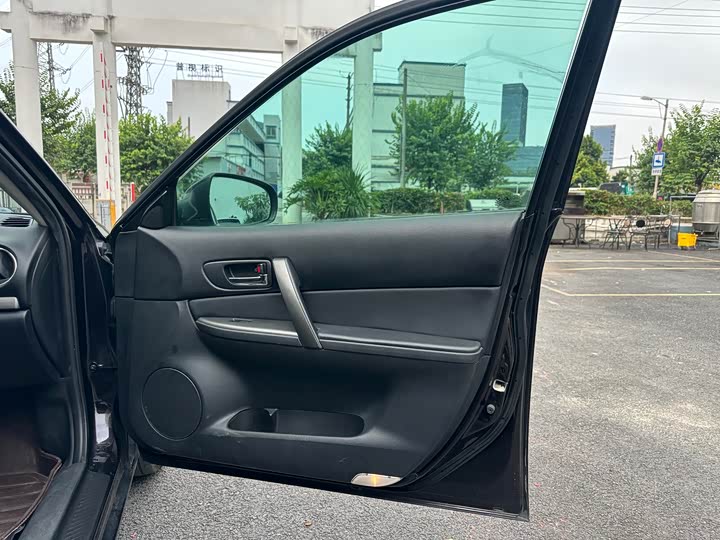 Mazda 6 2015 2.0 L AT Luxury — фото 15
