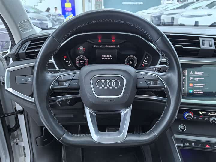 Audi Q3 2022 40 TFSI — фото 8