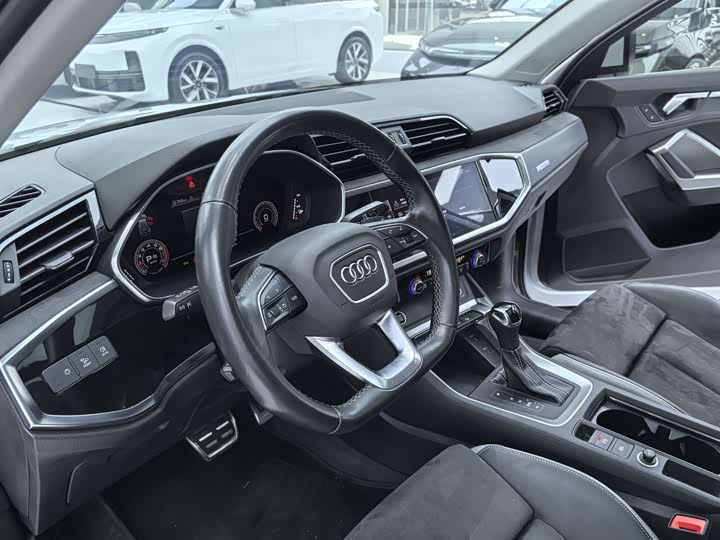 Audi Q3 2022 40 TFSI — фото 6