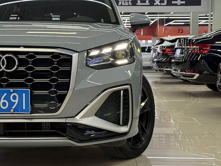 Audi Q2L 2022 35 TFSI — фото 20