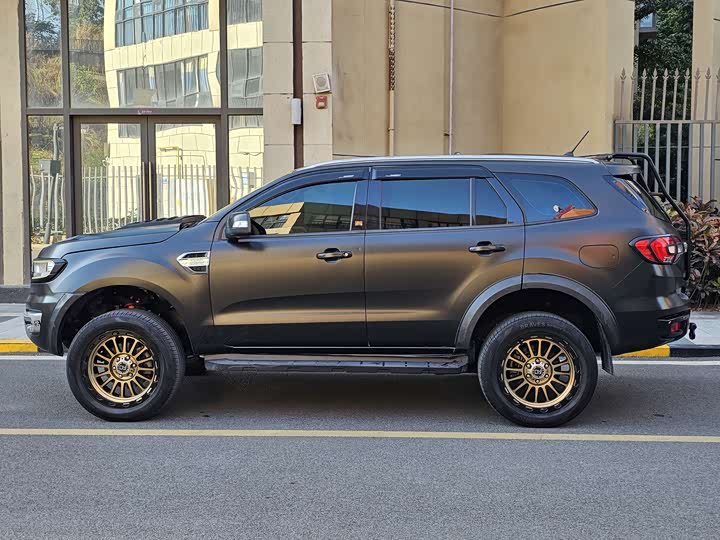 Ford Everest — фото 13